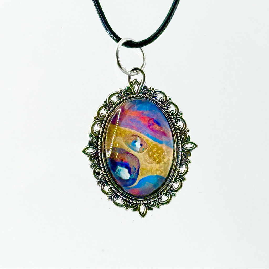 Vibrant Oval Pendant Necklace With Silver Frame 25$
